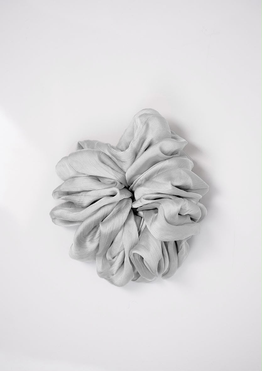 SILVER MIST - SCRUNCHIE CRINKLED SATIN
