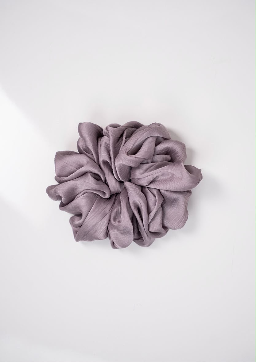 GULL GRAY - SCRUNCHIE CRINKLED SATIN